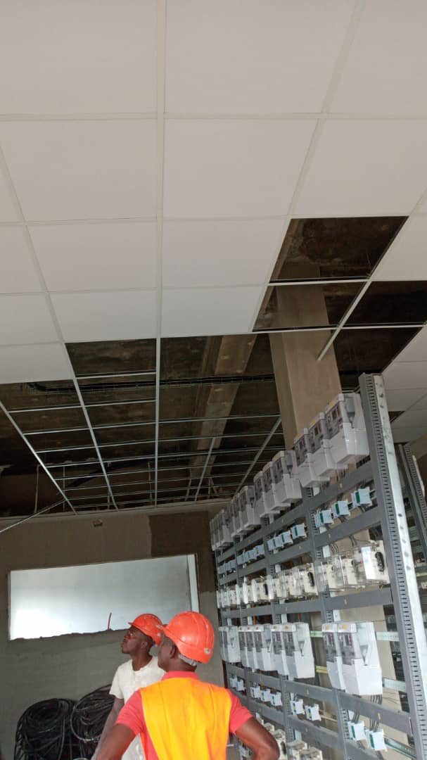 Faux plafond en dalles minérales · BOUAKÉ 1