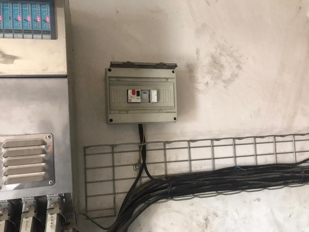 Vue complémentaire : Installation d’extracteurs d’air · SITE INDUSTRIEL